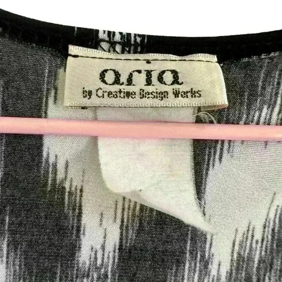 Y2K Abstract Black/White Cami - Picture 6 of 7